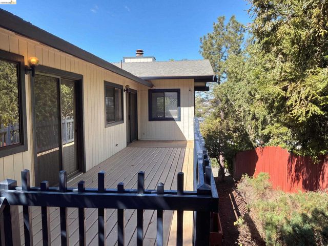 2281 Yale St, Martinez, CA 94553