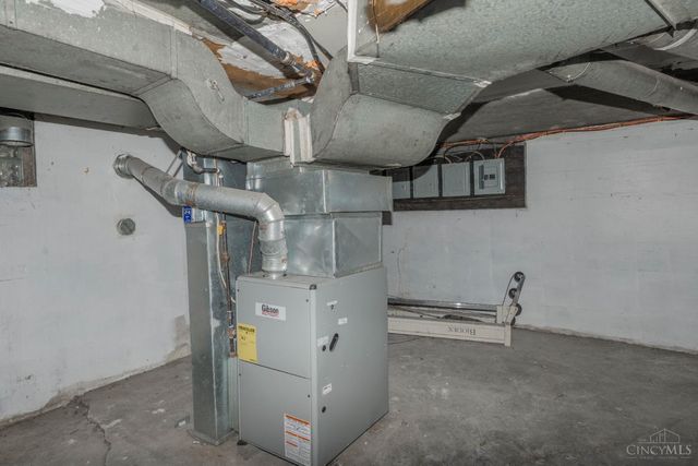 735 Elberon Avenue, Cincinnati, OH 45205