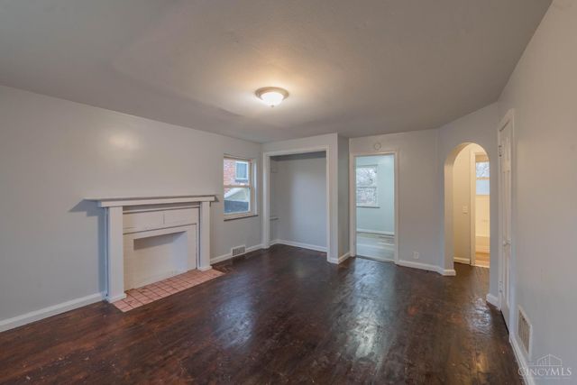 735 Elberon Avenue, Cincinnati, OH 45205