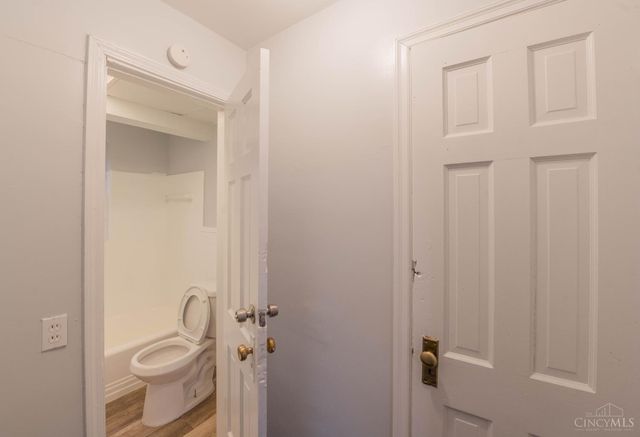 735 Elberon Avenue, Cincinnati, OH 45205