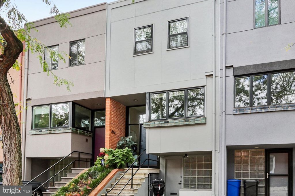 Image 1 of property listing at 816 N NEWKIRK ST, Philadelphia, PA 19130