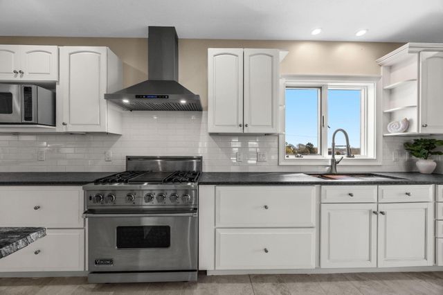 12 Groveland Street, Buzzards Bay, MA 02532