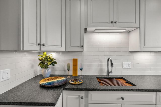 12 Groveland Street, Buzzards Bay, MA 02532