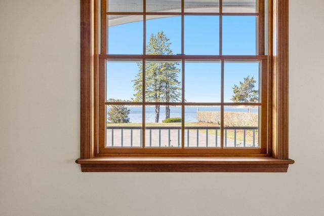 12 Groveland Street, Buzzards Bay, MA 02532