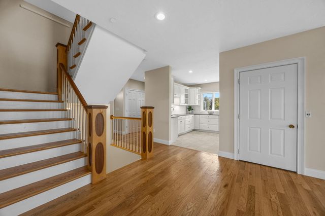 12 Groveland Street, Buzzards Bay, MA 02532