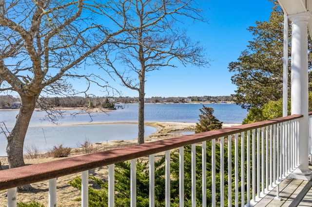 12 Groveland Street, Buzzards Bay, MA 02532