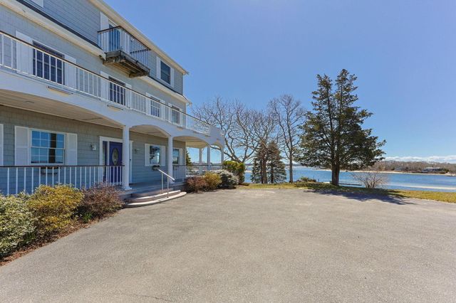 12 Groveland Street, Buzzards Bay, MA 02532