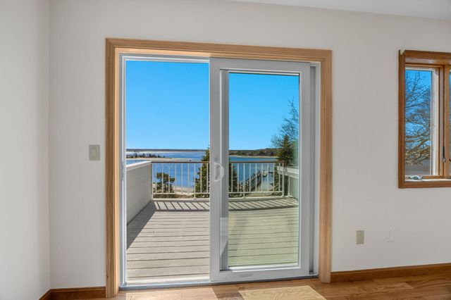 12 Groveland Street, Buzzards Bay, MA 02532