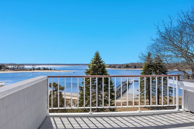 12 Groveland Street, Buzzards Bay, MA 02532