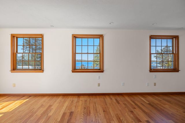 12 Groveland Street, Buzzards Bay, MA 02532