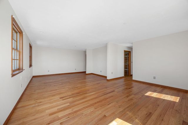 12 Groveland Street, Buzzards Bay, MA 02532