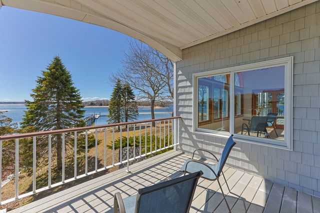 12 Groveland Street, Buzzards Bay, MA 02532
