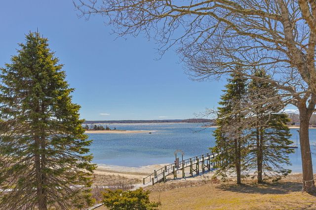 12 Groveland Street, Buzzards Bay, MA 02532