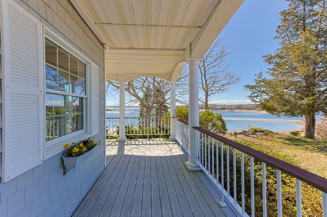 12 Groveland Street, Buzzards Bay, MA 02532