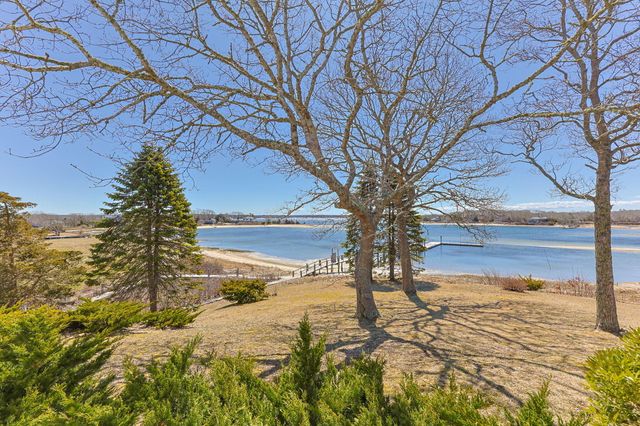 12 Groveland Street, Buzzards Bay, MA 02532