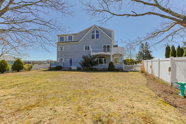 12 Groveland Street, Buzzards Bay, MA 02532