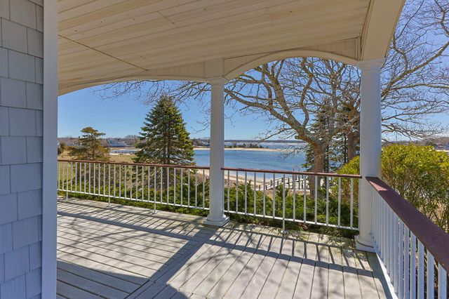 12 Groveland Street, Buzzards Bay, MA 02532