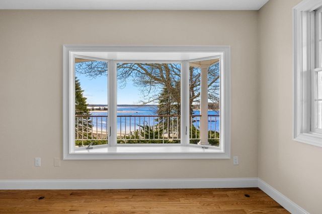 12 Groveland Street, Buzzards Bay, MA 02532