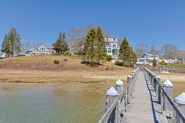 12 Groveland Street, Buzzards Bay, MA 02532