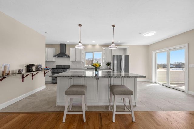 12 Groveland Street, Buzzards Bay, MA 02532