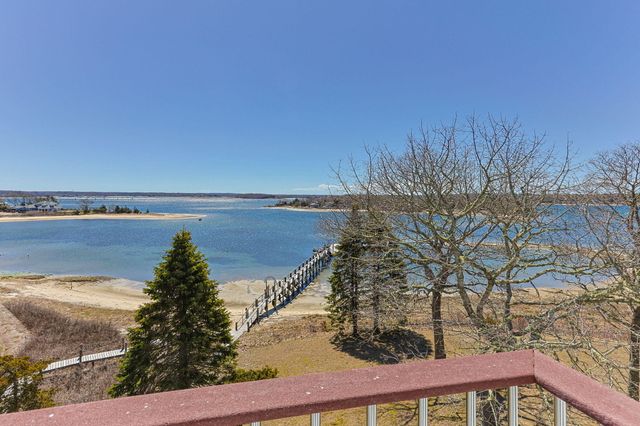 12 Groveland Street, Buzzards Bay, MA 02532
