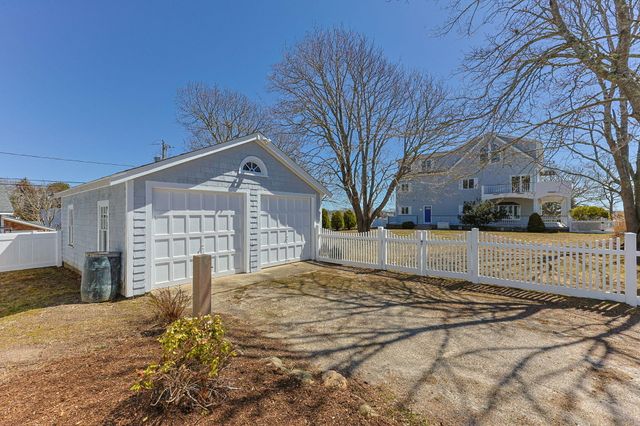 12 Groveland Street, Buzzards Bay, MA 02532