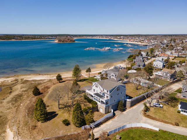 12 Groveland Street, Buzzards Bay, MA 02532