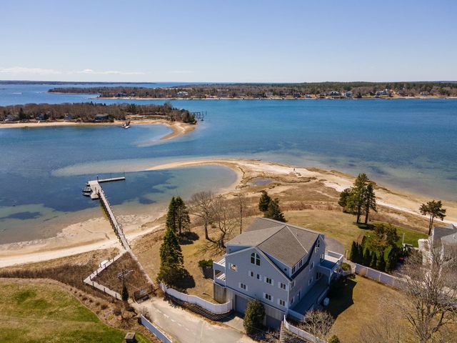 12 Groveland Street, Buzzards Bay, MA 02532