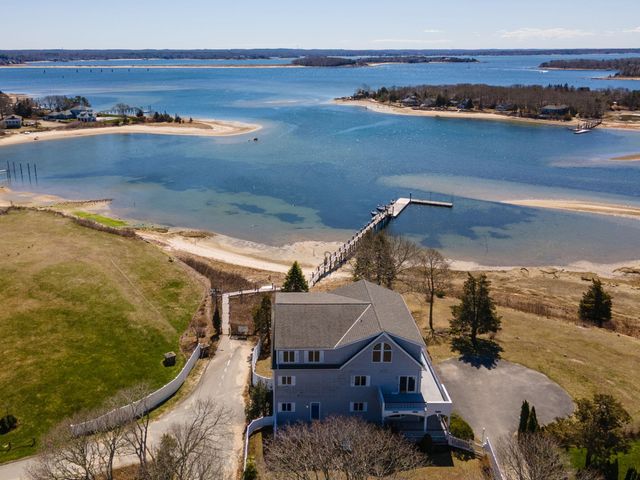 12 Groveland Street, Buzzards Bay, MA 02532
