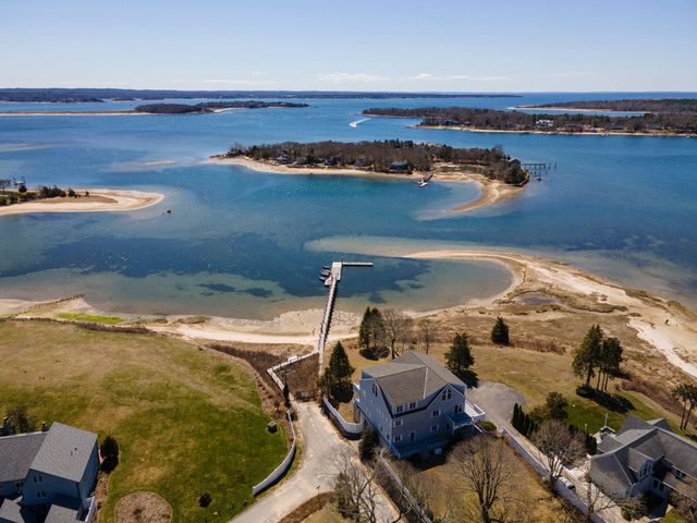 12 Groveland Street, Buzzards Bay, MA 02532