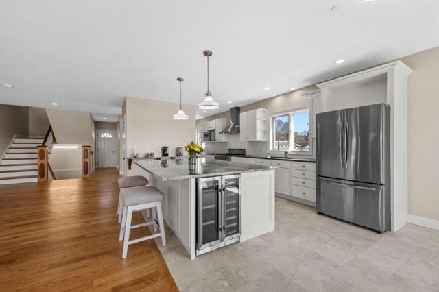 12 Groveland Street, Buzzards Bay, MA 02532