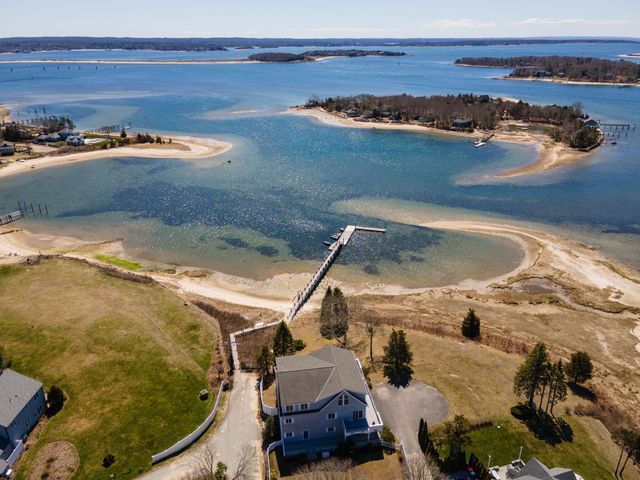 12 Groveland Street, Buzzards Bay, MA 02532