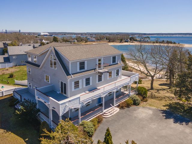 12 Groveland Street, Buzzards Bay, MA 02532