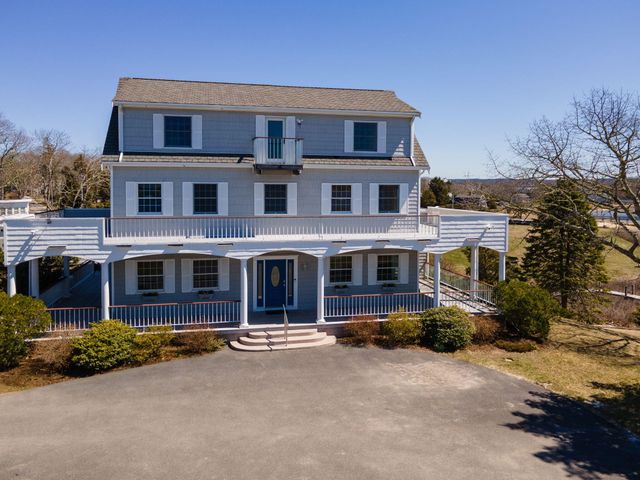 12 Groveland Street, Buzzards Bay, MA 02532