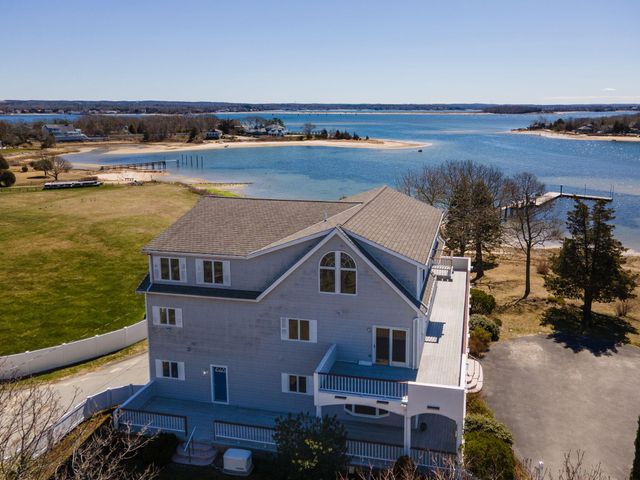 12 Groveland Street, Buzzards Bay, MA 02532