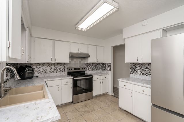 825 SE 4th Street, Ankeny, IA 50021