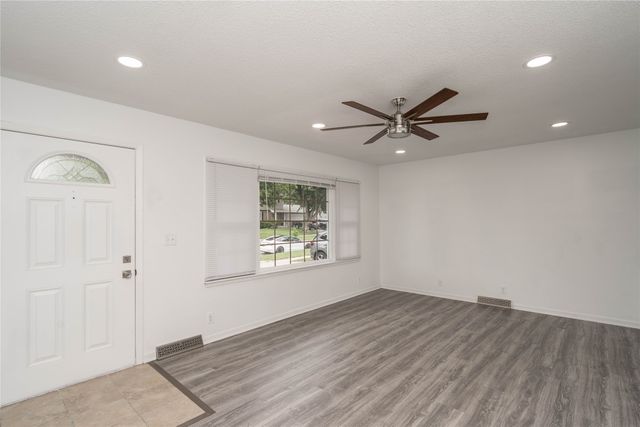 825 SE 4th Street, Ankeny, IA 50021