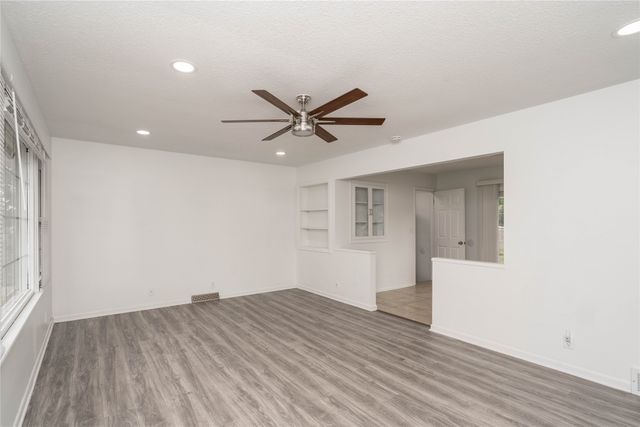 825 SE 4th Street, Ankeny, IA 50021