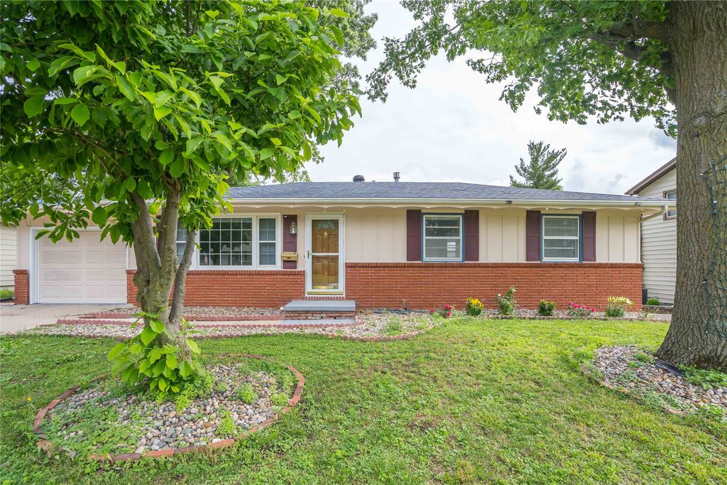 825 SE 4th Street, Ankeny, IA 50021