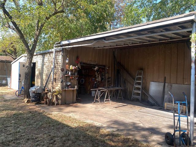 6112 NW 55th Street, Warr Acres, OK 73122