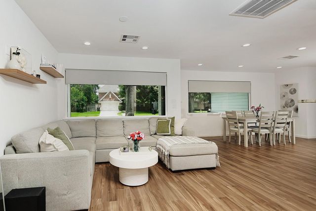 4007 Markham Street, Houston, TX 77027