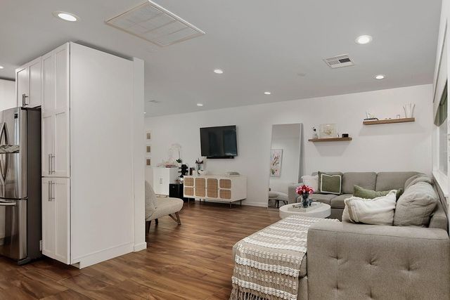 4007 Markham Street, Houston, TX 77027