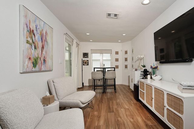 4007 Markham Street, Houston, TX 77027