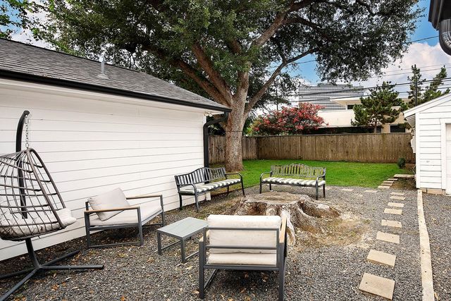 4007 Markham Street, Houston, TX 77027