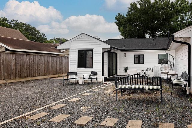 4007 Markham Street, Houston, TX 77027