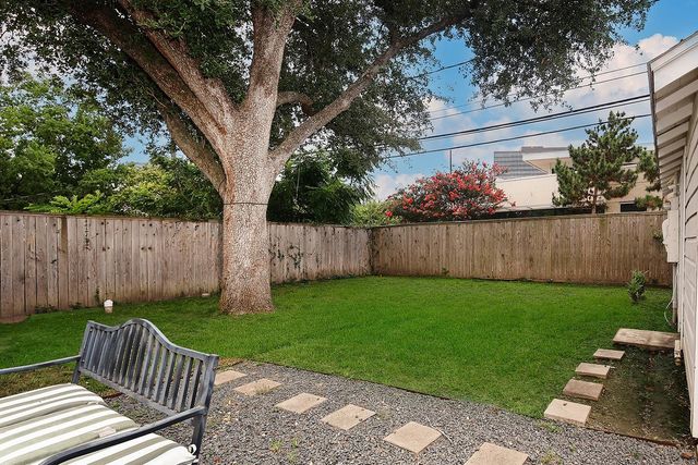 4007 Markham Street, Houston, TX 77027