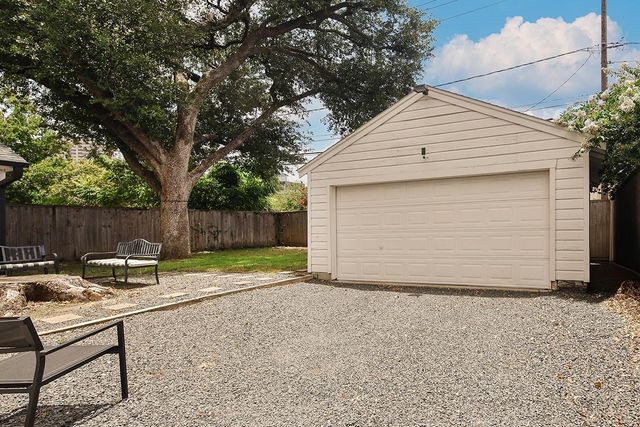 4007 Markham Street, Houston, TX 77027