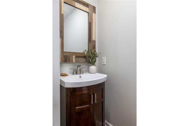 5542 Saddlebrook Dr, Bethel Park, PA 15102