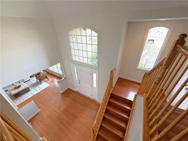 5542 Saddlebrook Dr, Bethel Park, PA 15102