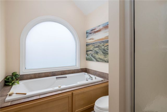 5542 Saddlebrook Dr, Bethel Park, PA 15102